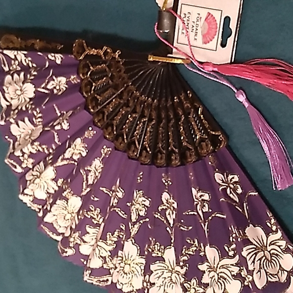 Foldable fan 2×$6 - Picture 3 of 4